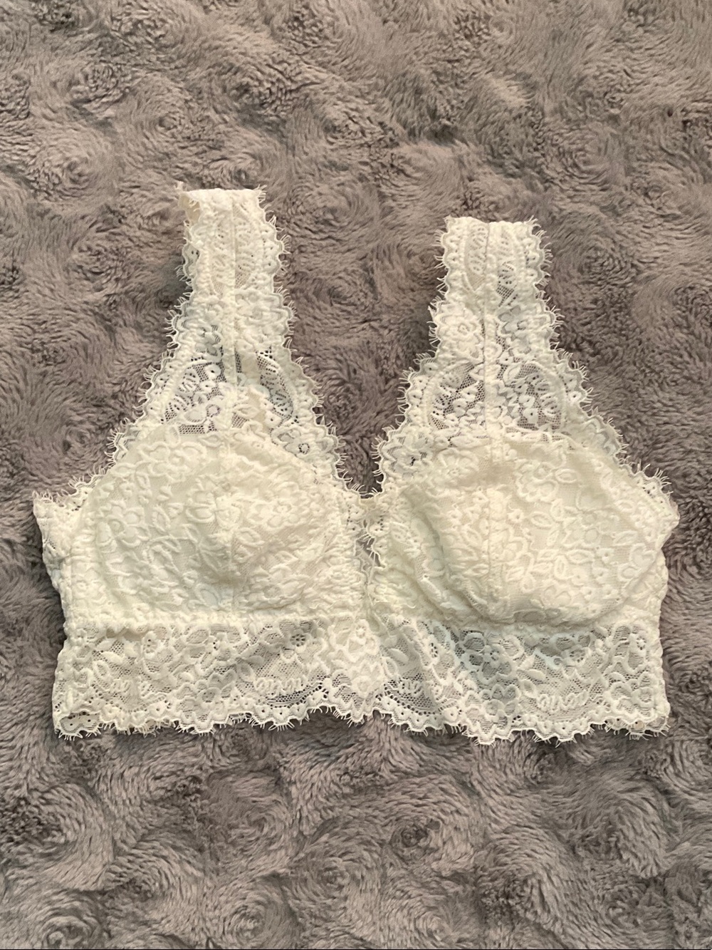 Lace Patted Bralette Crop Top in off-White